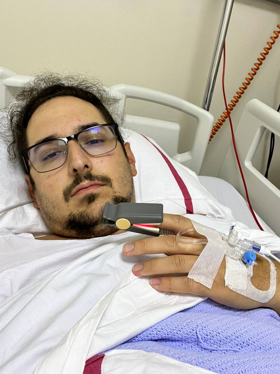 Tommy Seewald im Krankenhausbett nach der OP